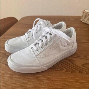LIKE NEW White Old Skool Vans - Women’s 7